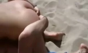 عمه بالغ عکس سکسی کس بزرگ پاهایش را پهن می کند