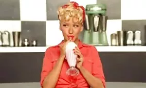 جوجه ای که از رویای شما به شما عکس سکسی کوس کون خر می دهد!