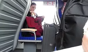 مردی خط سکه بلوند را در صورت خود پایین عکسهای کیر تو کس آورد